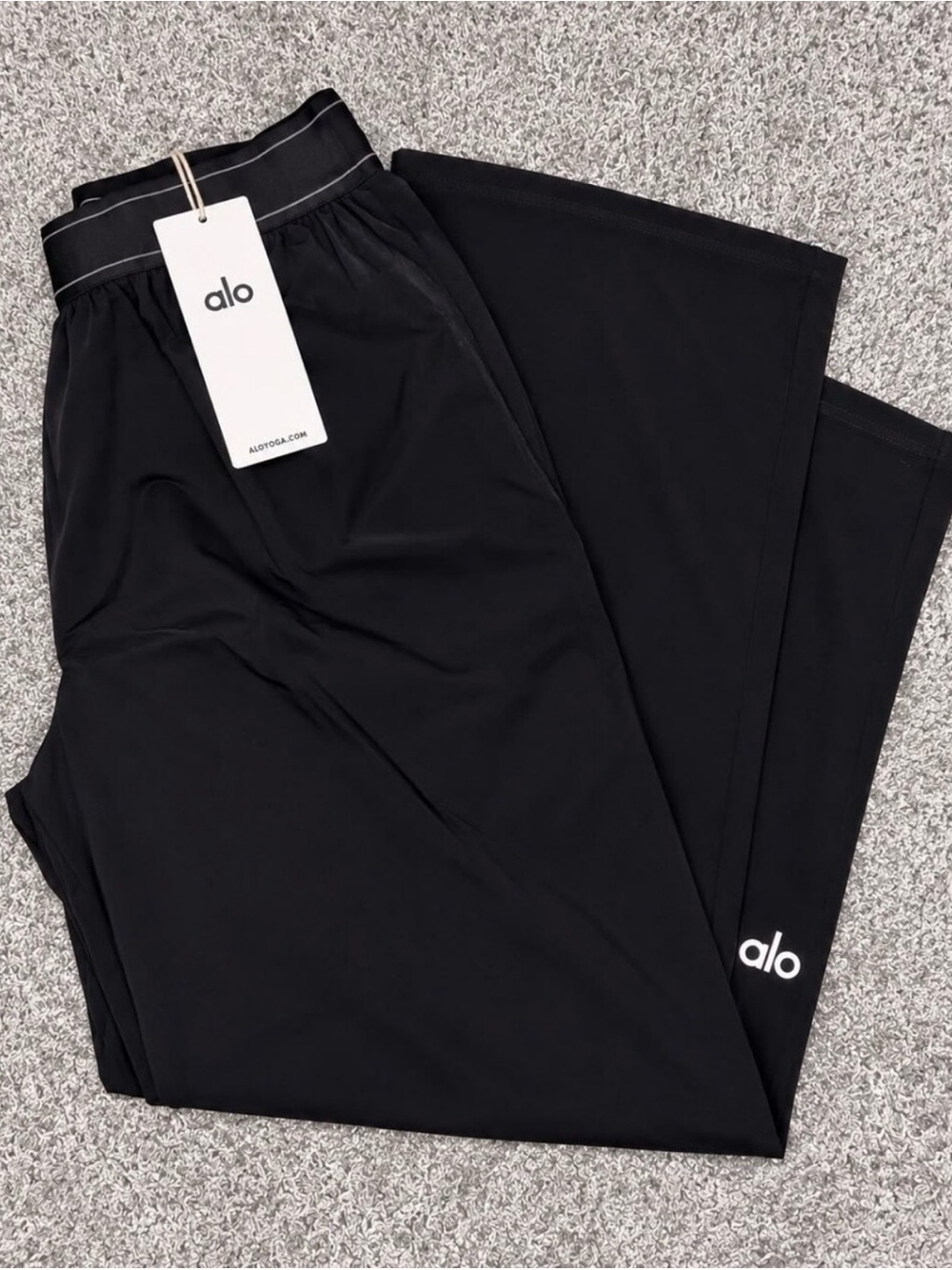 ALO Yoga Women’s Dark Navy Athletic Pants